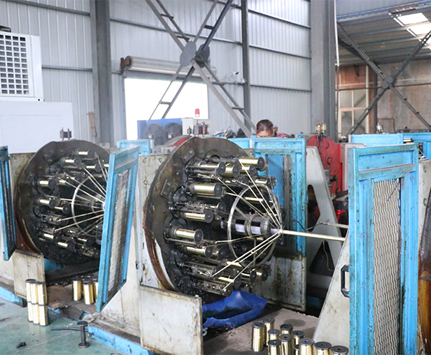 鋼絲編織膠管車間設備